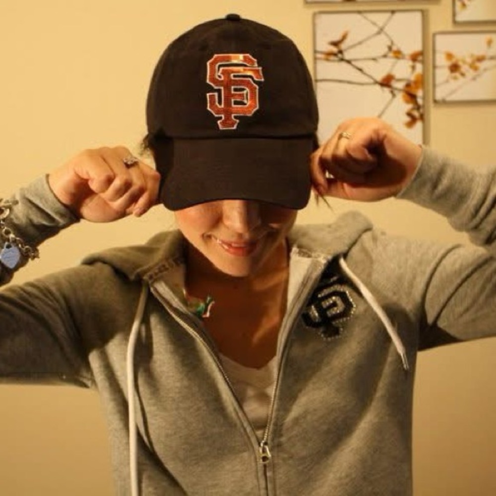 2011 Limited Edition PINK Victoria's Secret x MLB SF Giants Sequin Bling Cap